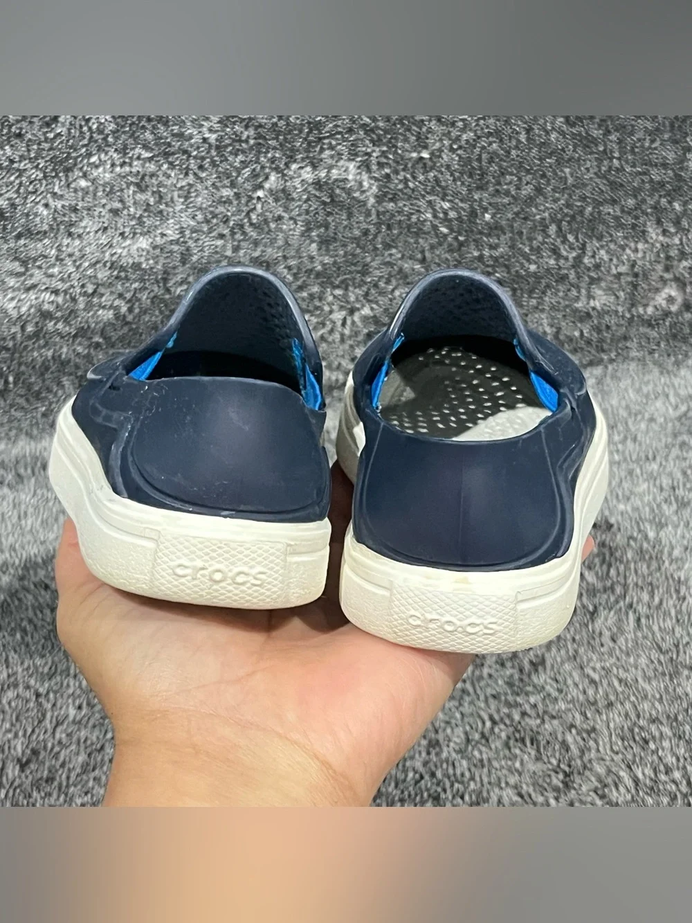CROCS excellent it’s